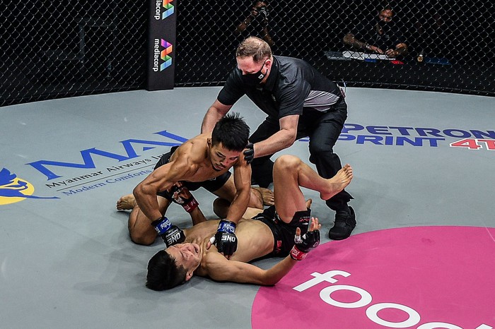 ONE Championship: Kiamrian Abbasov KO James Nakashima, mưa knockout từ ONE Inside The Matrix 2 với 80% tỉ lệ kết thúc - Ảnh 5.