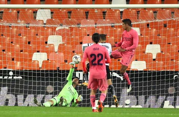 Sốc: Real Madrid thua 1-4, ba trong bốn bàn là penalty - Ảnh 3.