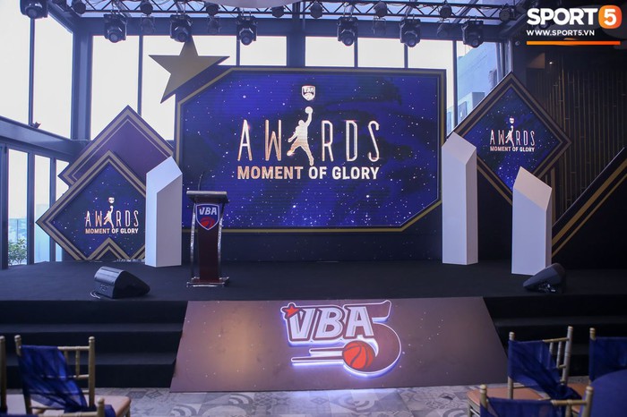 Toàn cảnh không khí của sự kiện trao giải VBA Awards 2020 - Ảnh 1.