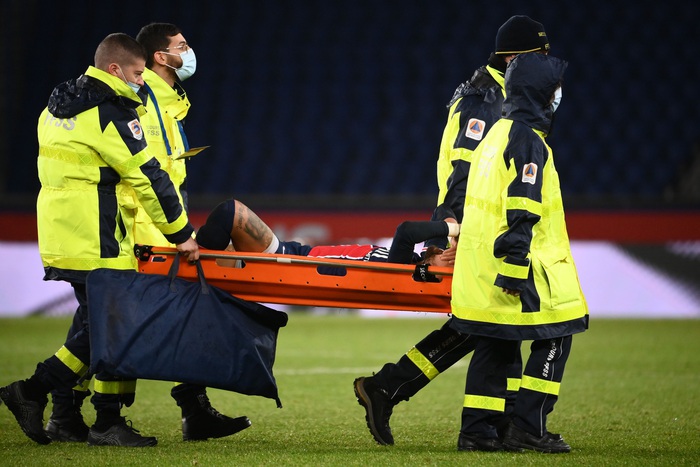 Cận cảnh pha bóng khiến Neymar gào khóc do dính chấn thương nghiêm trọng - Ảnh 3.