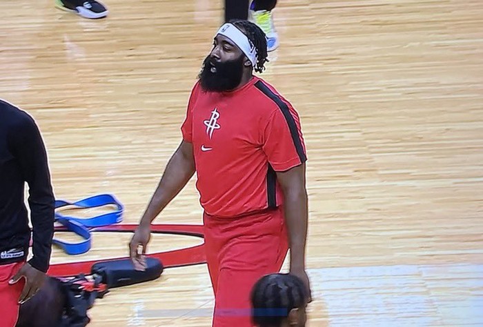 Chuyện hậu trường bất ổn ở Houston Rockets: James Harden khiến nhiều người &quot;nóng mặt&quot; vì được ưu ái quá mức - Ảnh 5.