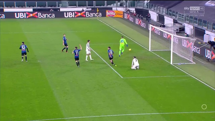 Morata giật gót vô trách nhiệm khiến Juventus mất oan bàn thắng - Ảnh 3.