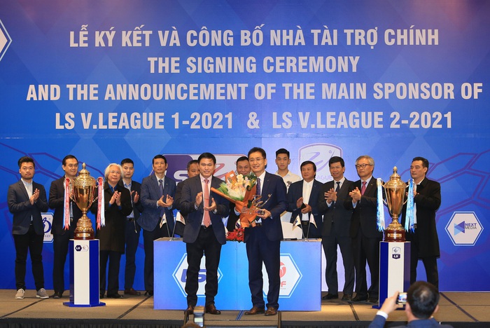 LS Holdings là Nhà tài trợ chính Giải VĐQG và HNQG 2021 với tiêu chí: &quot;Sẽ không ngừng ủng hộ bóng đá chuyên nghiệp Việt Nam&quot; - Ảnh 1.