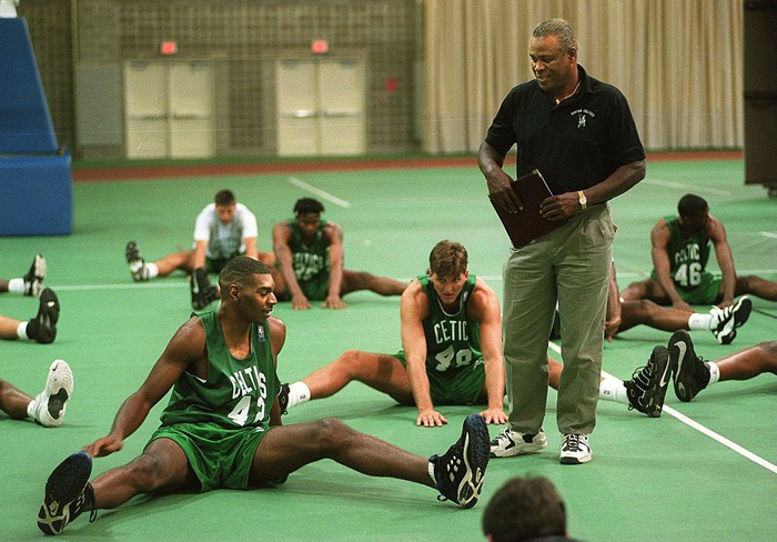 Sau Tommy Heinsohn, thêm một huyền thoại Boston Celtics qua đời ở tuổi 88 - Ảnh 3.