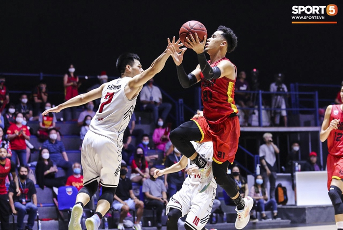 Christian Juzang &quot;đơn thương độc mã&quot; trong ngày Saigon Heat thất thủ ở Game 2 VBA Finals 2020 - Ảnh 7.