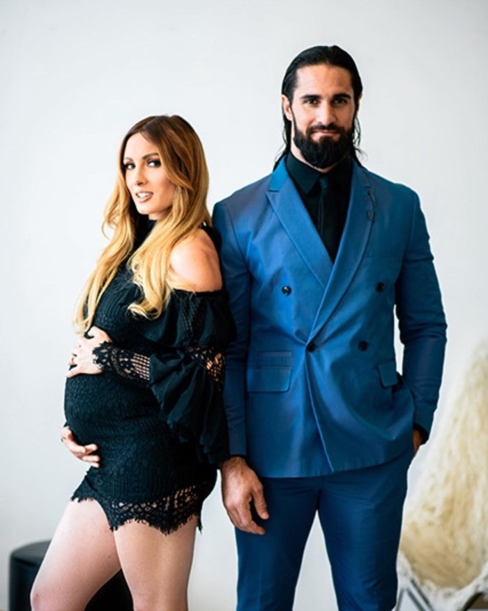 Mỹ nhân Becky Lynch cùng Seth Rollins chào đón thiên thần nhỏ đầu lòng - Ảnh 1.