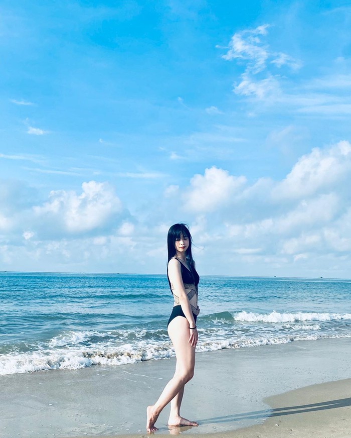 Đi chơi vội mấy ngày lễ, hot girl làng võ Châu Tuyết Vân khiến fan bỏng mắt với bộ ảnh khoe dáng cực sexy  - Ảnh 4.