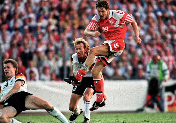 Bị loại, trở lại và vô địch, Đan Mạch đã viết nên câu chuyện cổ tích vĩ đại nhất lịch sử bóng đá vào năm 1992 - Ảnh 3.