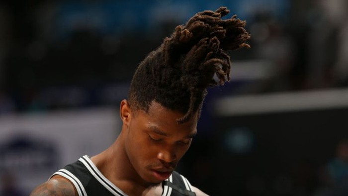 Ngôi sao NBA hé lộ câu chuyện kinh hoàng thời thơ ấu ẩn chứa sau mái tóc kỳ dị của mình - Ảnh 2.