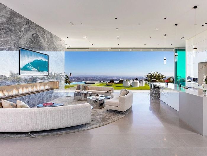Overwhelmed by the $52 million villa that LeBron James is interested in: Possessing a view that encompasses the entire city of Los Angeles - Photo 8.