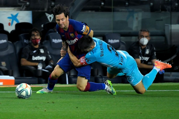 Messi tiếp tục ghi bàn giúp Barca chạy băng băng đến ngôi vô địch - Ảnh 3.