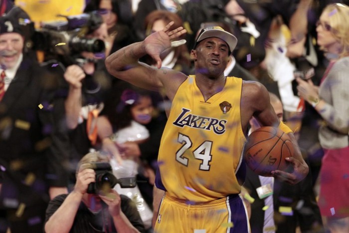 Thay thế ảnh tưởng niệm Kobe Bryant, kênh truyền hình nổi tiếng của Mỹ hứng chịu sự phẫn nộ của cộng đồng - Ảnh 2.