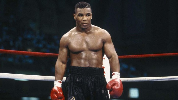 Tyson Fury tự nhận xuất sắc nhất lịch sử: Muhammad Ali, Mike Tyson thời đỉnh cao cũng không có cửa với tôi - Ảnh 2.