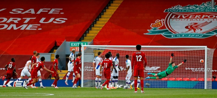 Đánh bại Palace 4-0, Liverpool chỉ còn cách chức vô địch Ngoại Hạng Anh đúng 1 chiến thắng nữa - Ảnh 1.