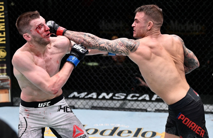 Dustin Poirier đánh bại Dan Hooker trong màn so tài xứng đáng được đề cử cho danh hiệu 