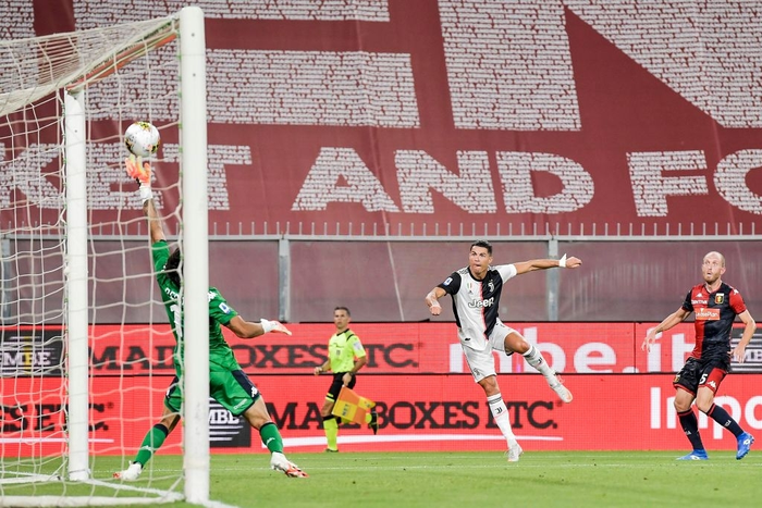 Ronaldo lại ghi bàn đẳng cấp giúp Juventus tiếp tục bay cao trên ngôi đầu Serie A - Ảnh 3.