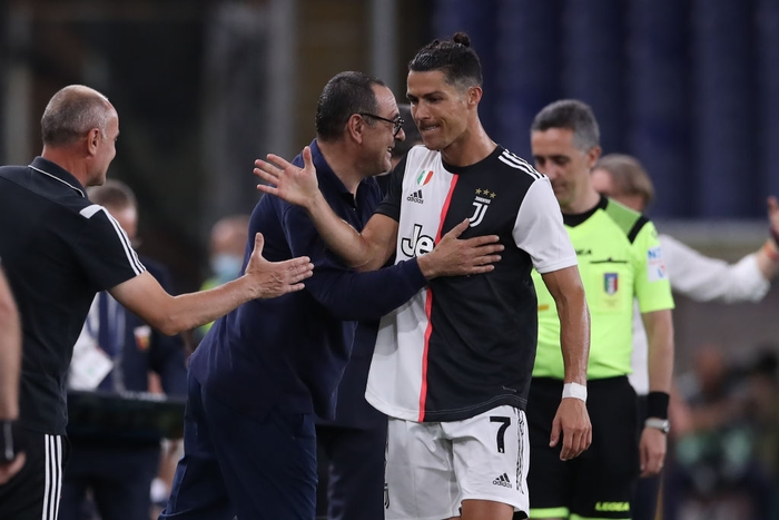 Ronaldo lại ghi bàn đẳng cấp giúp Juventus tiếp tục bay cao trên ngôi đầu Serie A - Ảnh 10.