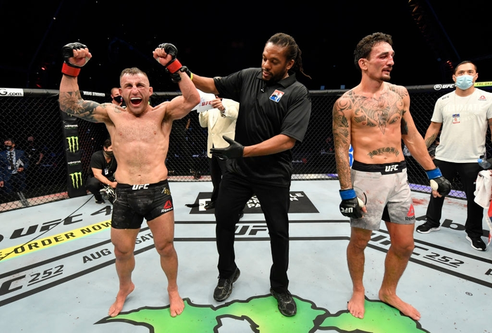 UFC 251: Volkanovski hú vía vượt qua Holloway, cựu vương Jose Aldo bị hạ đo ván ở hiệp 5 - Ảnh 5.