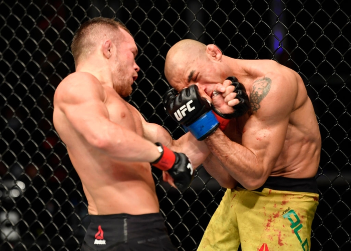 UFC 251: Volkanovski hú vía vượt qua Holloway, cựu vương Jose Aldo bị hạ đo ván ở hiệp 5 - Ảnh 9.