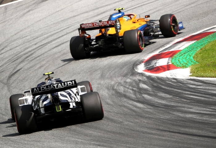 Đua xe F1 chặng thứ 2: Nhà vua trở lại và cơn ác mộng dành cho 