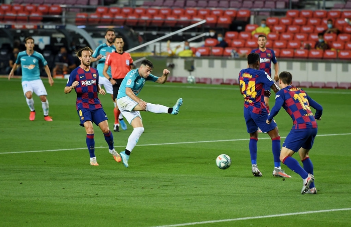 Messi và đồng đội nhận thất bại ê chề trong ngày chính thức mất ngôi vương quốc nội - Ảnh 2.