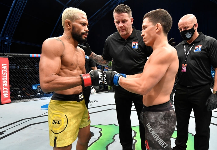 Figueiredo khóa gục Benavidez, giành về chiếc đai vô địch của UFC - Ảnh 1.