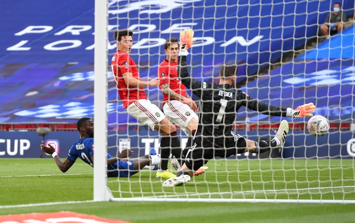 Hàng thủ liên tục mắc sai lầm, Manchester United bị loại khỏi FA Cup sau thất bại cay đắng trước Chelsea - Ảnh 7.