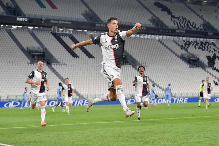 Ronaldo lập cú đúp kỷ lục trong ngày ghi cả 2 bàn thắng giúp Juve hạ gục đối thủ cạnh tranh chức vô địch Serie A - Ảnh 6.