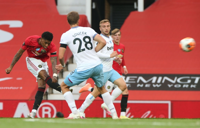 Manchester United vào top 4: Pogba thoát nạn nhờ bàn thắng của sao trẻ - Ảnh 2.