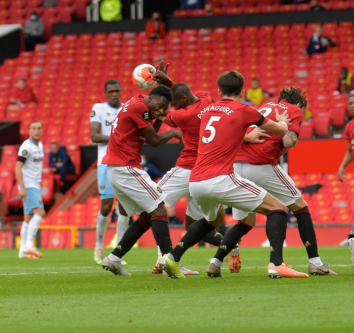Manchester United vào top 4: Pogba thoát nạn nhờ bàn thắng của sao trẻ - Ảnh 3.