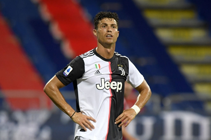 Ronaldo giương cờ trắng trong cuộc đua Vua phá lưới Serie A - Ảnh 7.