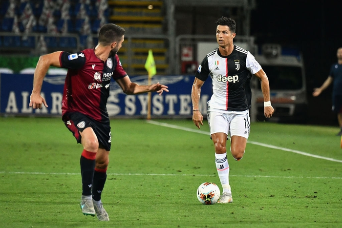 Ronaldo giương cờ trắng trong cuộc đua Vua phá lưới Serie A - Ảnh 3.
