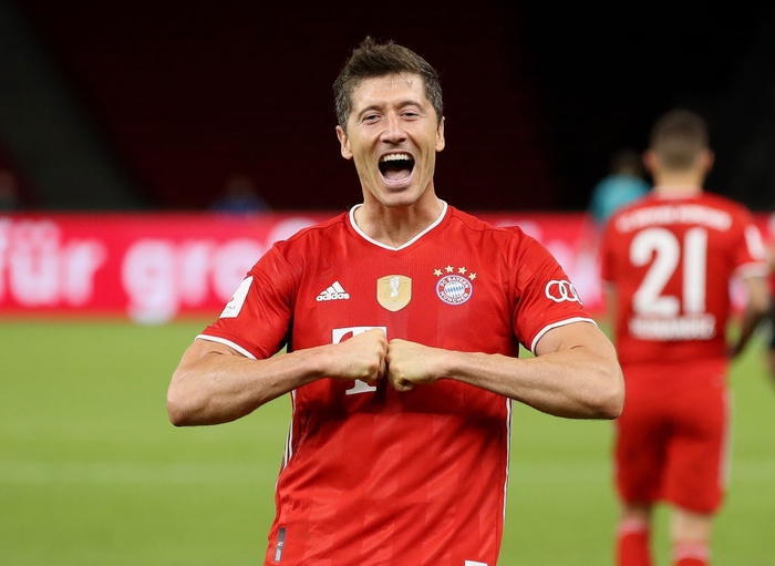 Ghi bàn vừa đẳng cấp vừa hài hước, chân sút đáng sợ nhất châu Âu mùa này giúp Bayern hoàn tất cú đúp danh hiệu - Ảnh 2.