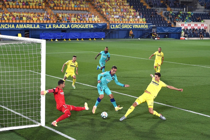 Antoine Griezmann trở lại đội hình xuất phát, Barcelona đè bẹp Villareal với tỉ số 4-1 - Ảnh 1.
