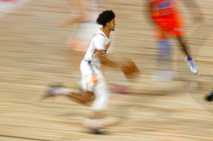 Devin Booker tiếp tục bay cao trong ngày Phoenix Suns &quot;blow-out&quot; nhẹ nhàng Oklahoma City Thunder - Ảnh 2.