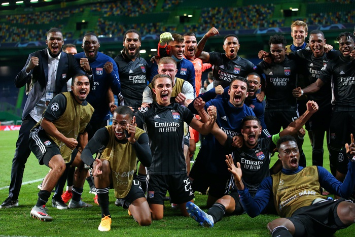 Dàn sao của Man City đổ gục xuống sân, bật khóc nức nở sau trận thua sốc tại Champions League - Ảnh 7.