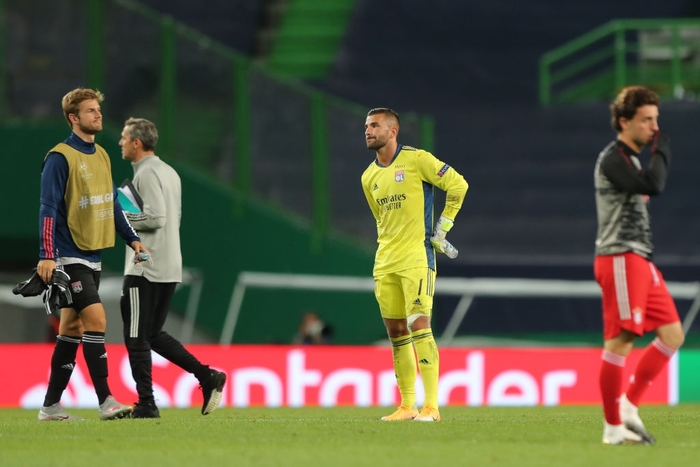 Bán kết Champions League: Cầu thủ Lyon buồn bã, tiếc nuối sau khi gục ngã trước ngưỡng cửa thiên đường - Ảnh 3.