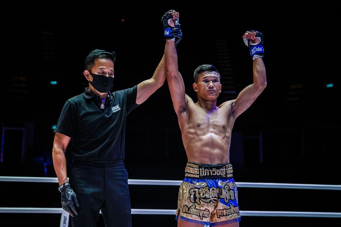 Kulabdam giành chiến thắng gây sốc trước Sangmanee, chính thức có vé tranh đai tại ONE Championship - Ảnh 4.