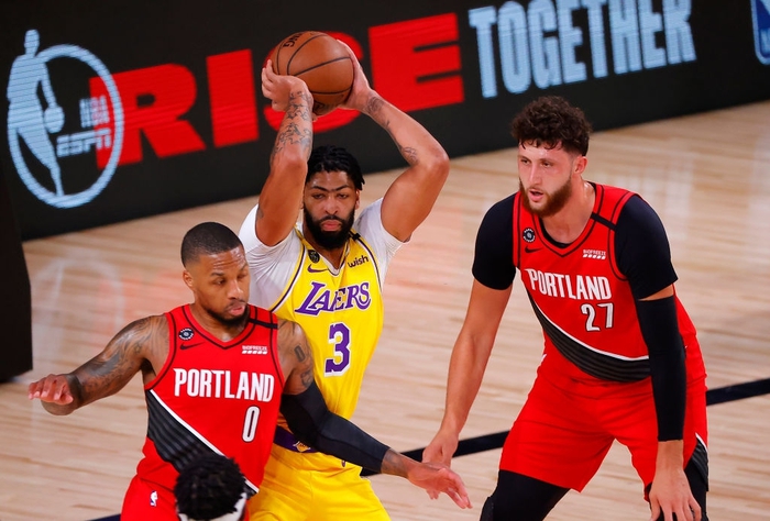 Los Angeles Lakers có chiến thắng Playoffs đầu tiên sau hơn 3,000 ngày khi vượt qua Portland Trail Blazers với tỉ số cách biệt - Ảnh 2.