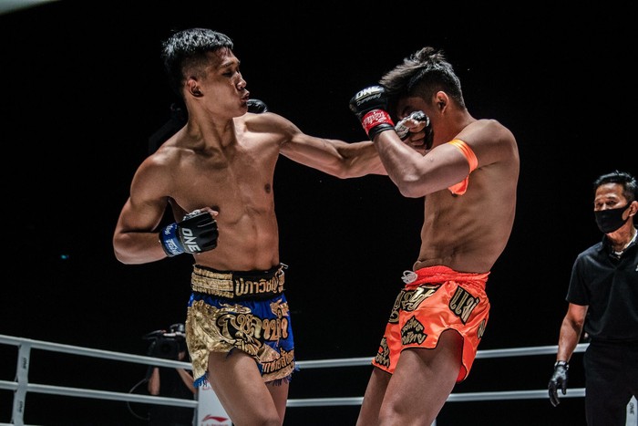 Kulabdam giành chiến thắng gây sốc trước Sangmanee, chính thức có vé tranh đai tại ONE Championship - Ảnh 2.