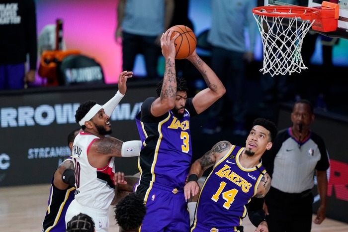 LeBron James bật Playoffs Mode, Los Angeles Lakers giành chiến thắng thuyết phục trước Portland Trail Blazers - Ảnh 2.