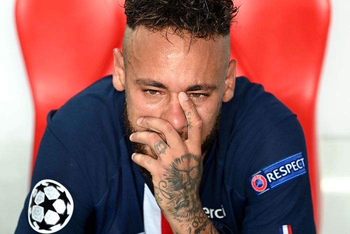 Gục ngã ở chung kết Champions League, Neymar ôm mặt ngồi khóc trên ghế dự bị - Ảnh 5.