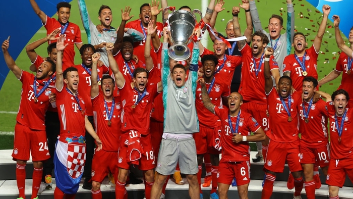 Cầu thủ Bayern gây sốt với màn ăn mừng bằng cách đội cúp vô địch Champions League lên đầu - Ảnh 4.
