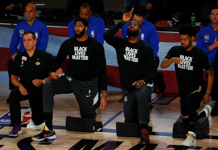 LeBron James cảm nhận được sự xuất hiện của Kobe Bryant trong ngày Lakers &quot;hủy diệt&quot; Blazers - Ảnh 3.