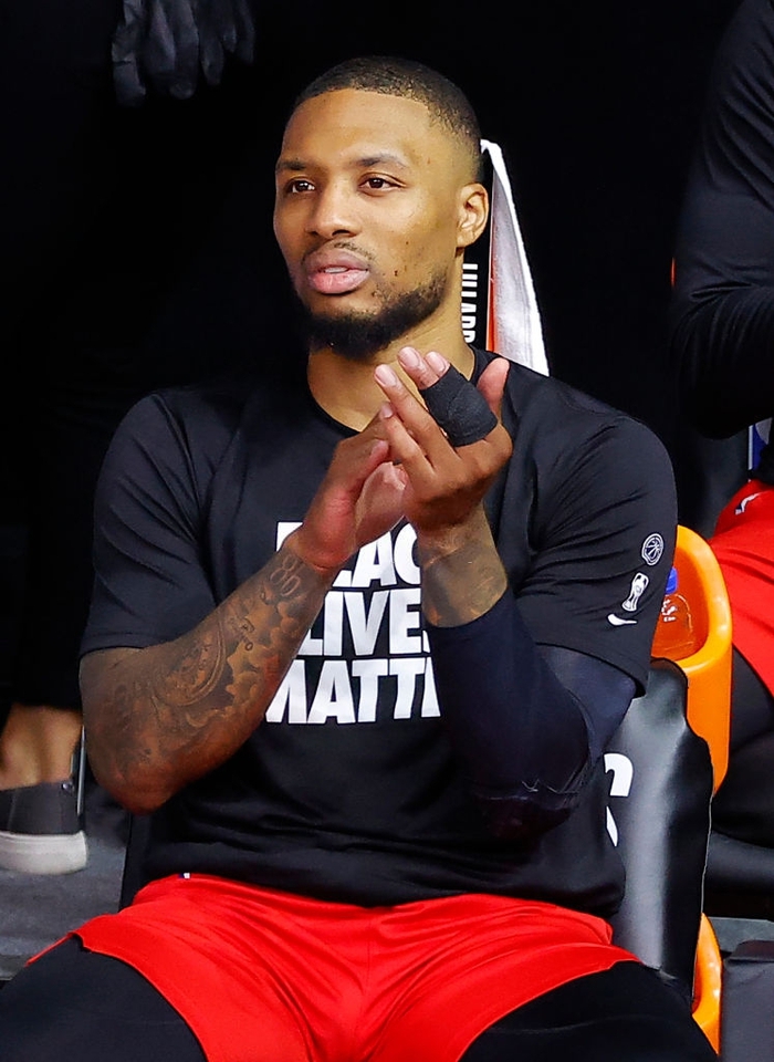 Damian Lillard nói lời chia tay NBA Playoffs 2020 vì chấn thương đầu gối: Kết quả của sự quá tải đã được dự báo từ trước? - Ảnh 2.