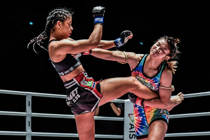 &quot;Nữ hoàng Muay&quot; Stamp Fairtex thua sốc, chính thức mất sạch đai vô địch tại ONE Championship - Ảnh 3.