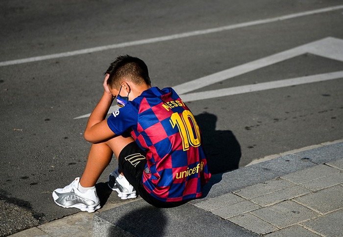 Fan nhí ngồi đợi Messi trong vô vọng - Ảnh 4.