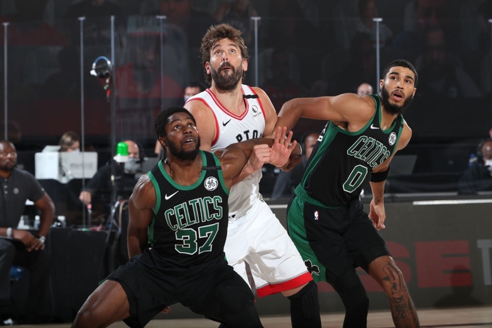 Hủy diệt &quot;bầy Khủng Long&quot;, Boston Celtics đại thắng trong trận đấu mở màn vòng 2 NBA Playoffs 2020 - Ảnh 2.