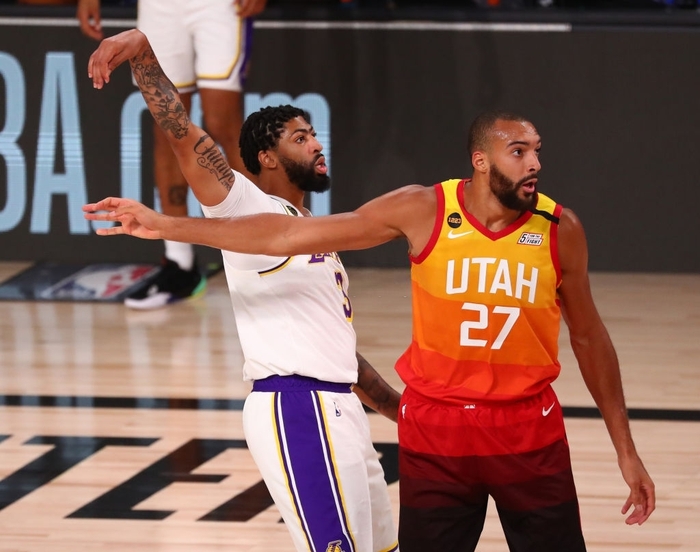 Trở lại với 42 điểm, Anthony Davis giúp Los Angeles Lakers giành chiến thắng thuyết phục trước Utah Jazz - Ảnh 2.