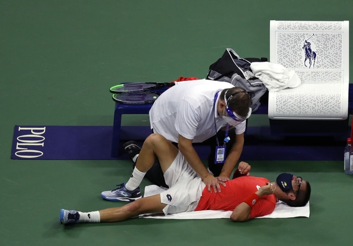 Djokovic bắt đầu hành trình chinh phục Grand Slam thứ 18:  Thắng dễ nhưng chưa hoàn hảo - Ảnh 3.